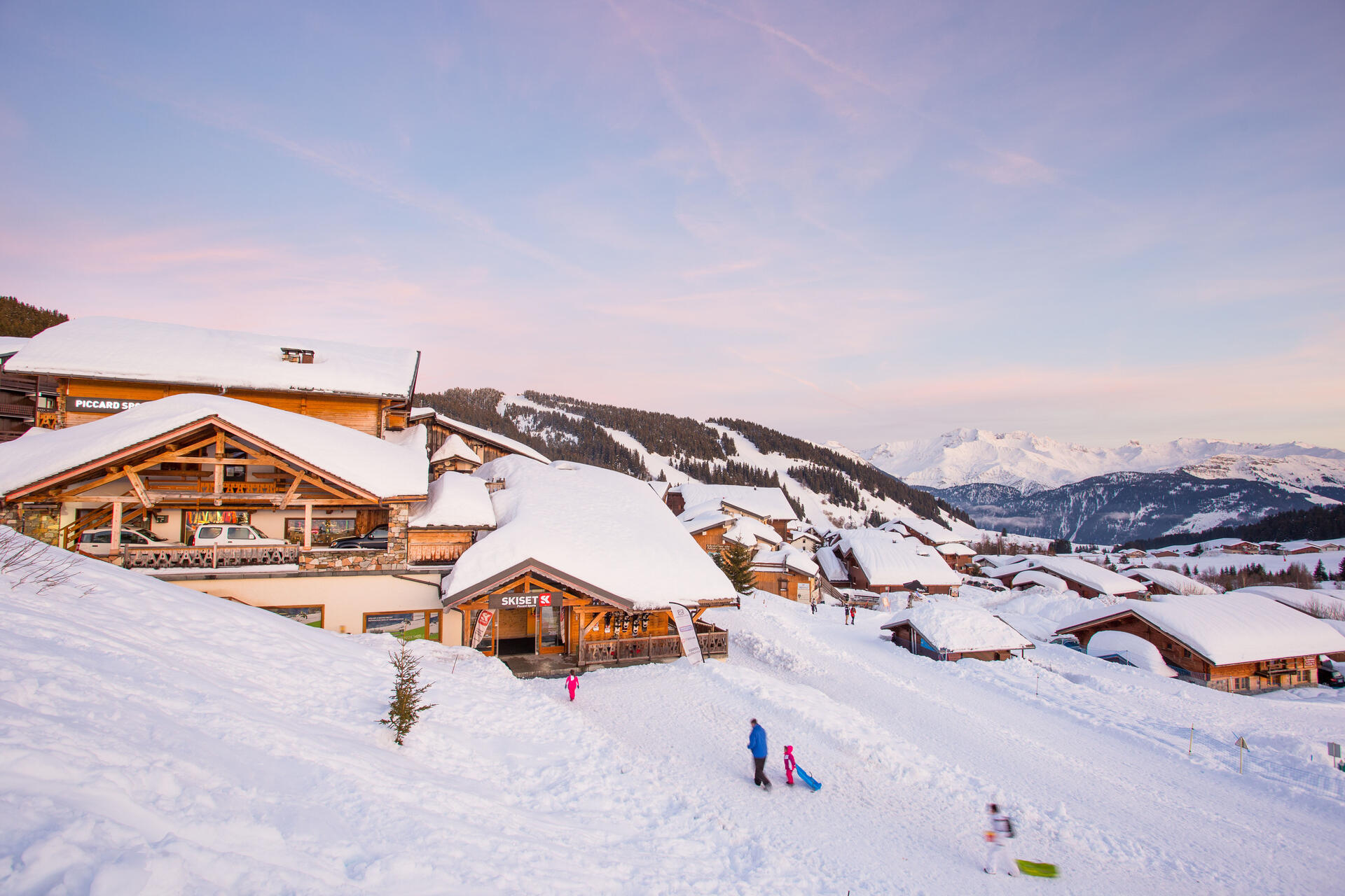 Piccard Sports Centre Station